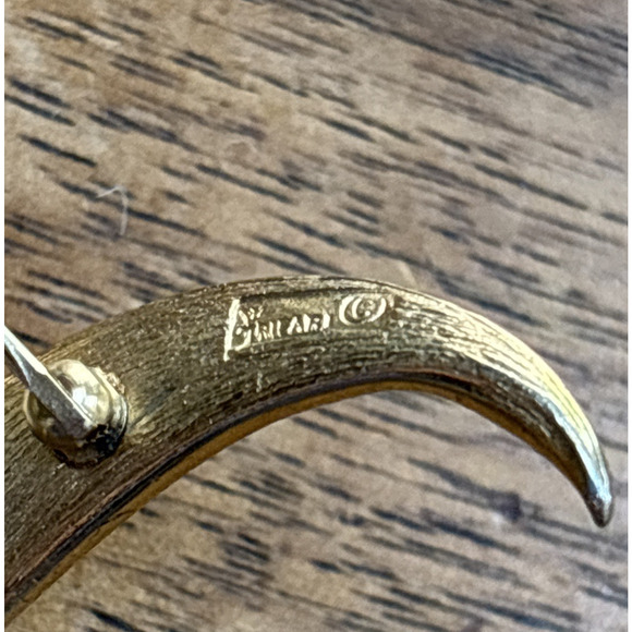 Vintage Crown Trifari Golden Tassel Brooch Mid Century Statement Runway Jewelry - Picture 6 of 6